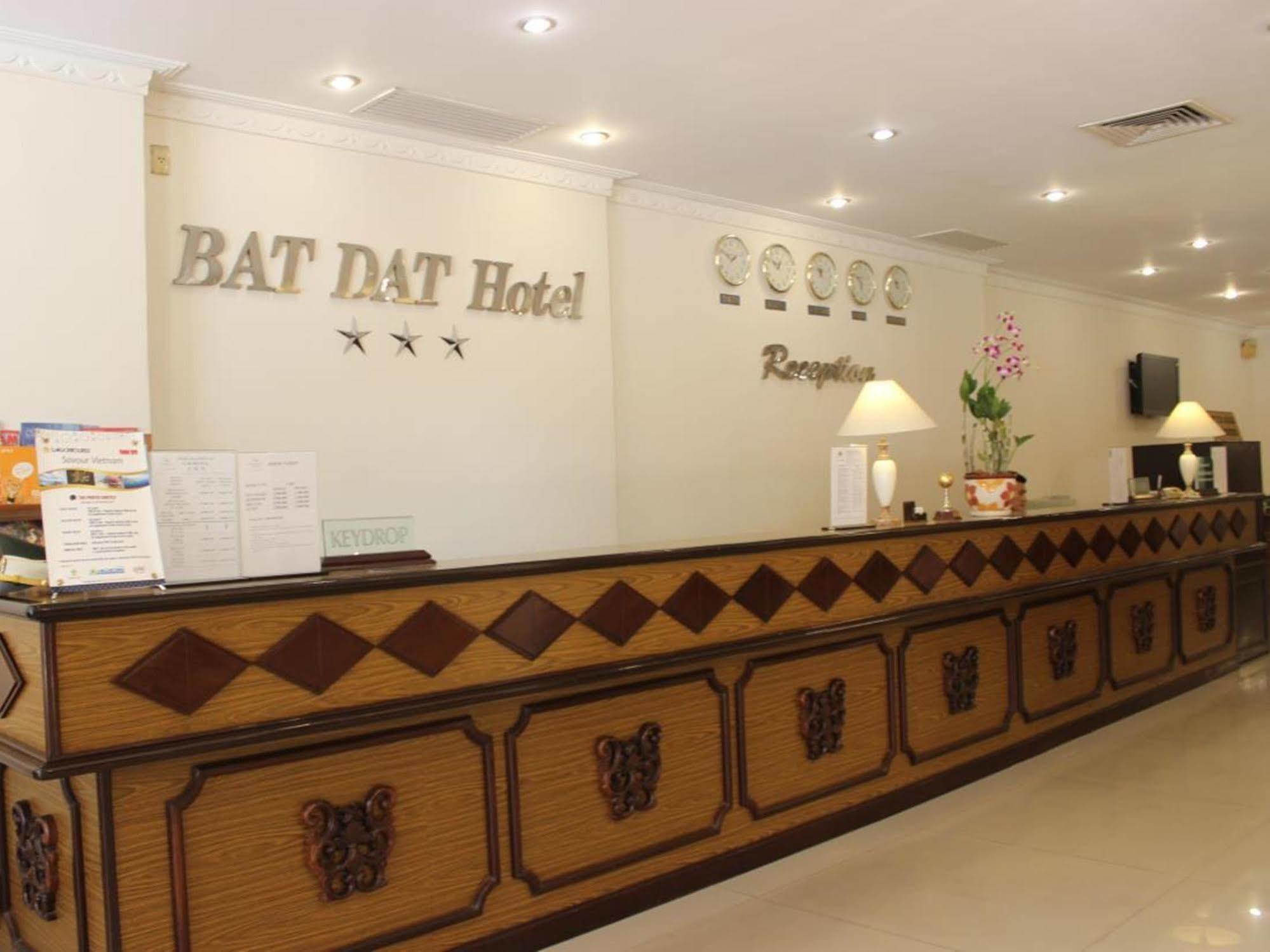 Bat Khách sạn